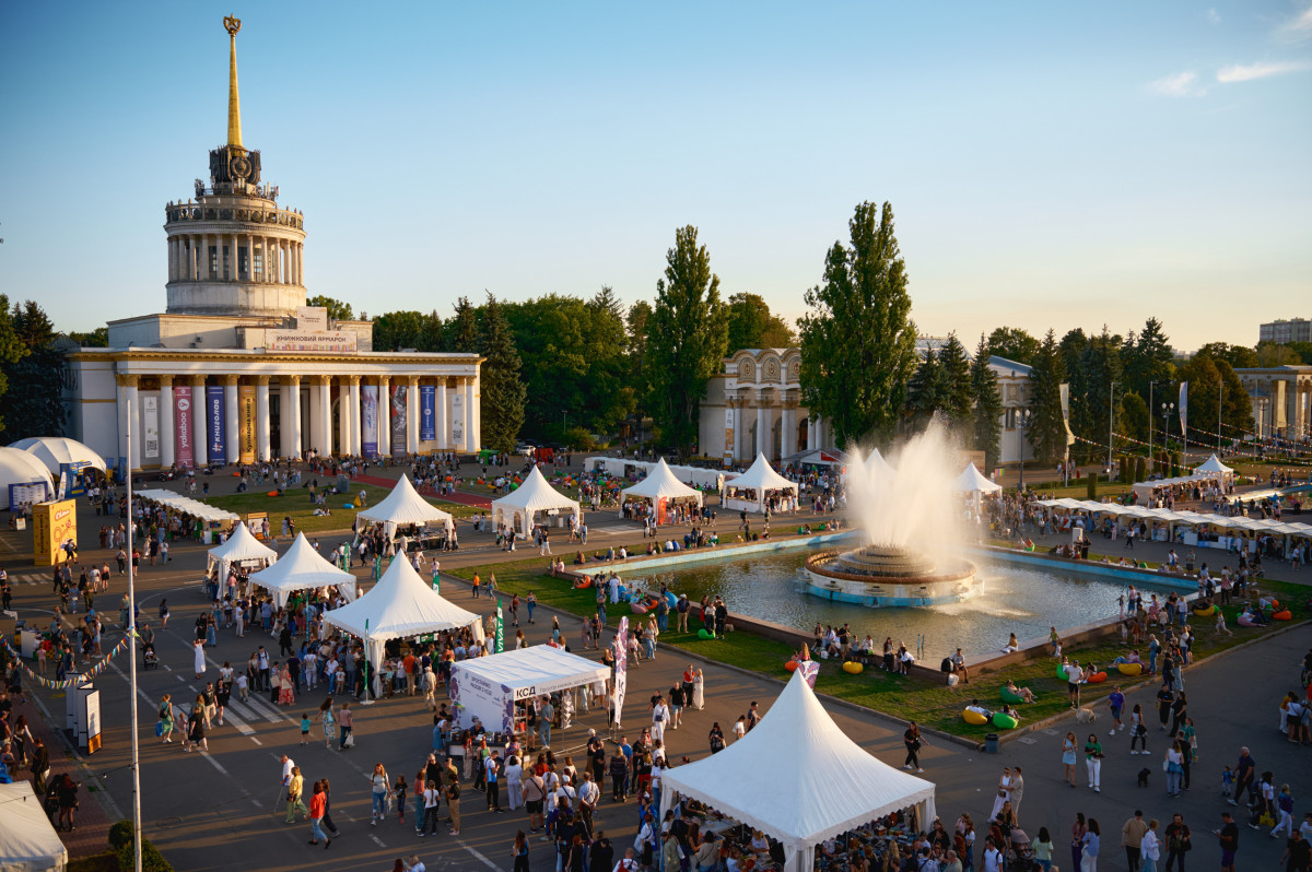 Куди піти на осінній «Книжковій країні — 2025»: гід фестивалем0