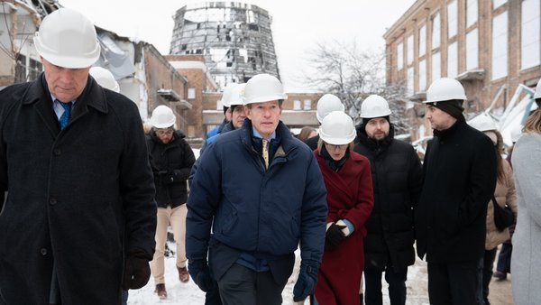 Американські сенатори оглянули столичну ТЕЦ, постраждалу від атак.