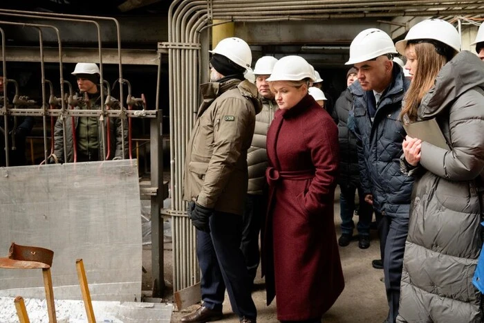 Голова Ради Європи оглянув постраждалу від російських ударів київську ТЕЦ (фотографії)