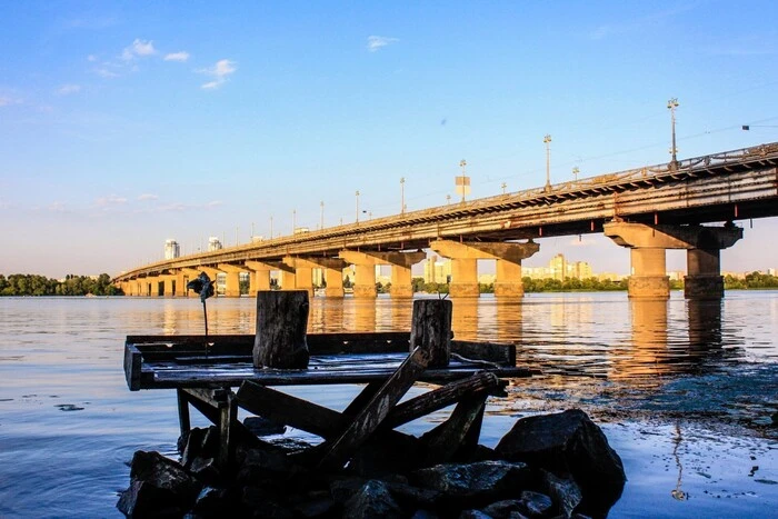 Академія наук б'є на сполох: столичний міст Патона треба терміново закрити