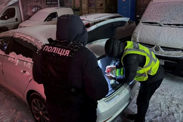 В Києві схопили батька з сином: за 15 тисяч доларів гарантували перетин&hellip;