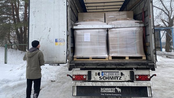 Бровари отримали меблі для лікарні з Німеччини.