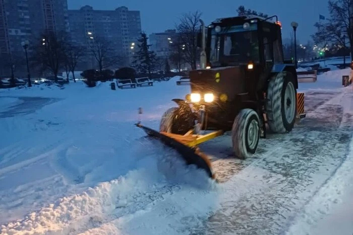 Слизько під снігом: киян попередили про небезпеку синоптики.