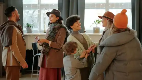 Правила хорошого тону в гостях: як стати бажаним гостем