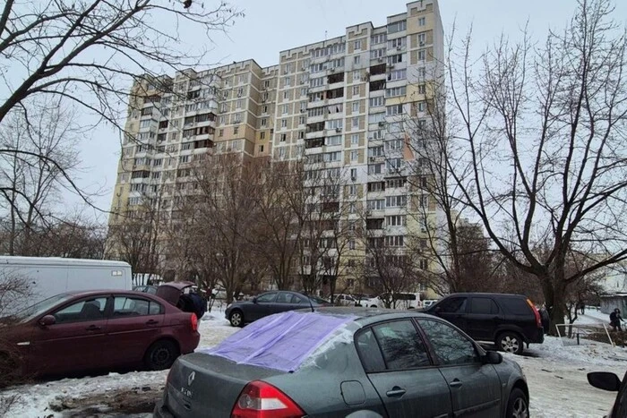 «Врятувало правило двох стін»: мешканці Дарницького району розповіли, як пережили нічну атаку