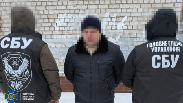 У Київському шпиталі викрито махінації з ухилення від служби: затримано чиновника