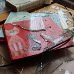 Російський удар пошкодив Державну дитячу книгозбірню України в Києві.