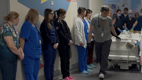 У головній дитячій лікарні Києва вшанували 13-річного Івана, що після смерті став&hellip;