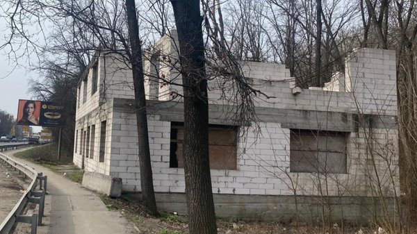 Незаконну забудову знесуть в “Голосіївському”, вирішив суд.