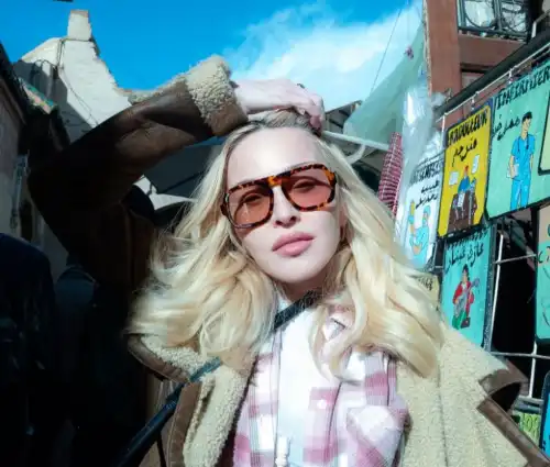 Головна 38 Мадонна повертається в кіно після чверті століття