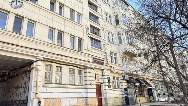 Прокурори судяться за повернення громаді Києва частини будинку, в якому мешкав літератор Олег Ольжич. 2