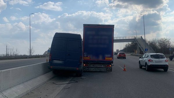 Головна 23 Аварія на Київщині: обмежено рух на трасі М-05.