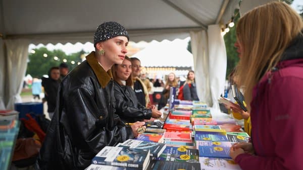 Літературна ініціатива: збір книжок для армії та бібліотек, російські видання – на благодійність. 2