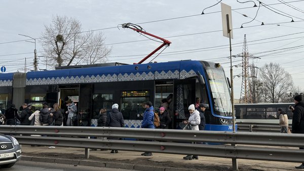 Лівий берег Києва: тролейбуси й трамваї знову курсують повноцінно, що відбувається на&hellip;