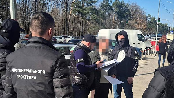 Головна 12 Полковника Нацгвардії схопили у Києві при спробі придбати групу інвалідності за 6…