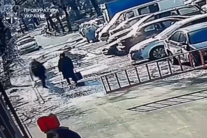 У Києві п’яний чоловік жорстоко побив 75-річну сусідку: жінка померла у лікарні 
