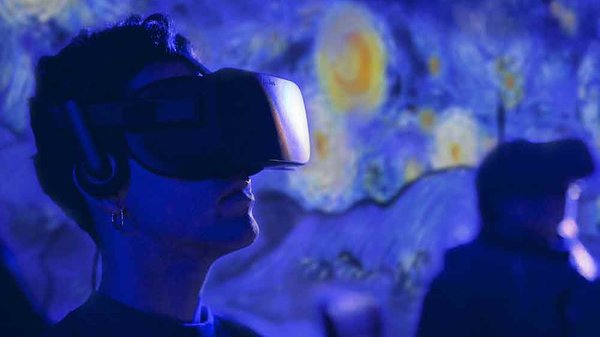 В центрі подій полотен: у Києві відкриється імерсивна виставка "Світ Ван Гога" 2