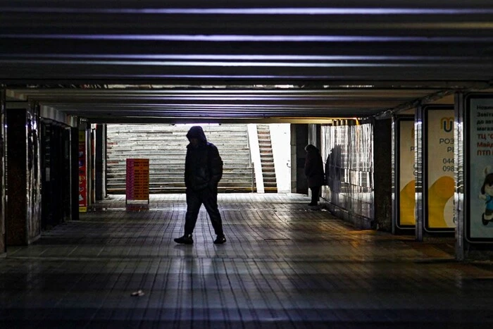 Обмежений прохід у підземці на Майдані до кінця березня. 1