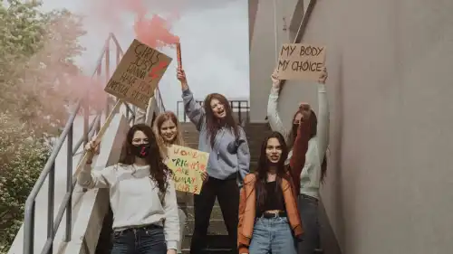 Головна 37 Правдива оповідь про 8 Березня, про яку мало хто чув