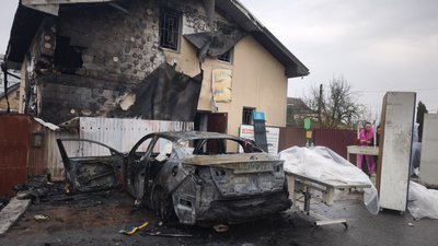 Звірі загинули: російський удар на Київщині, дрон влучив у ветлікарню в Чабанах.