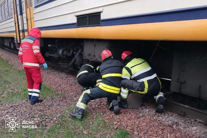 У Святошині потяг смертельно травмував чоловіка. 7