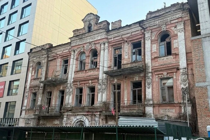 Київський осередок: неповторній будівлі Рутковського загрожує руйнація (фотозвіт)