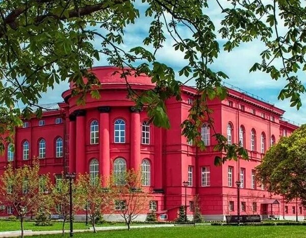 Шокуюча подія в КНУ: Копійка ініціював службове розслідування стосовно Бугрова.