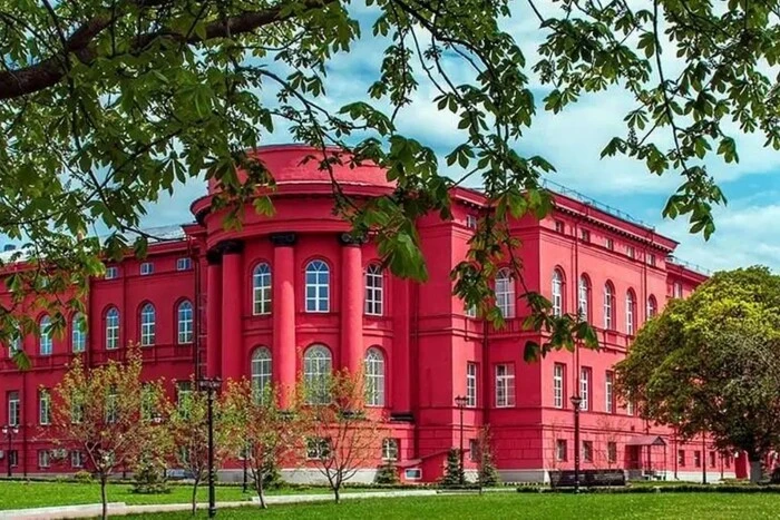 Шокуюча подія в КНУ: Копійка ініціював службове розслідування стосовно Бугрова.