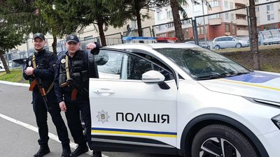 Двоє правоохоронців, травмованих під час російського нападу на Київ, знову приступили до&hellip;