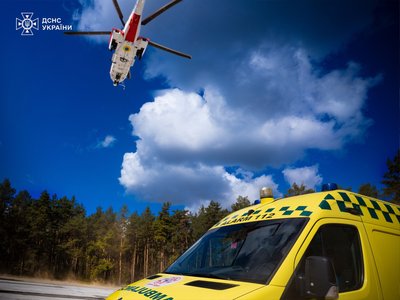 Рятувальники-авіатори вперше від початку війни піднялися в повітря для порятунку 8-місячного малюка.