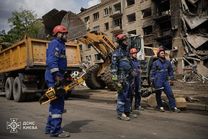 Київ: рух транспорту після обстрілу 24 травня, відновлені ділянки.