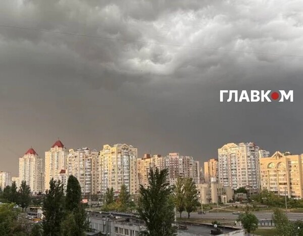 На Київську область насуваються грози та град: оголошено штормове попередження