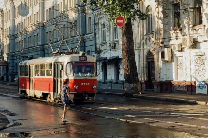 Головна 9 На одній з давніх київських вулиць до середини травня оновлено схеми руху…