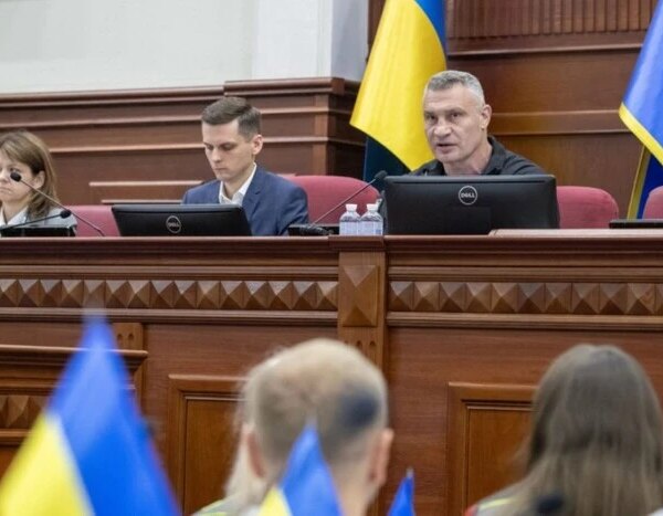 Надходить: Ukrainian Переписано: Метро на Троєщину. Київраді забракло голосів для ухвалення важливого рішення