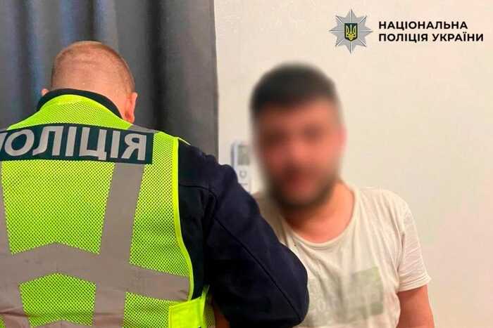 Ножове поранення киянина на столичному Подолі: нападника затримано