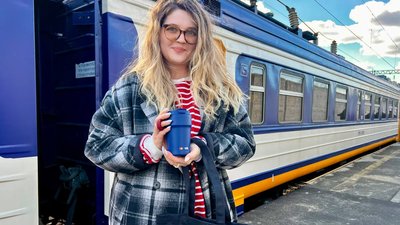 Київська міська електричка привітала тринадцятимільйонного користувача.