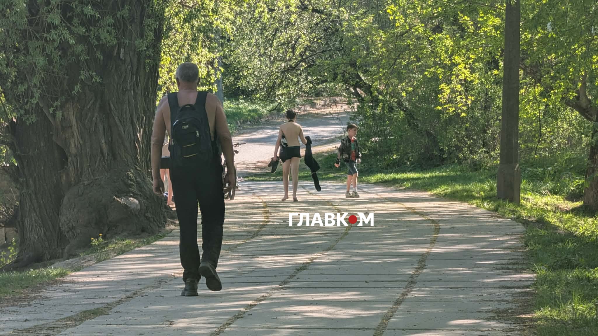 Київ: стартував сезон пляжів, натовпи потягнулися до води (фото) 2