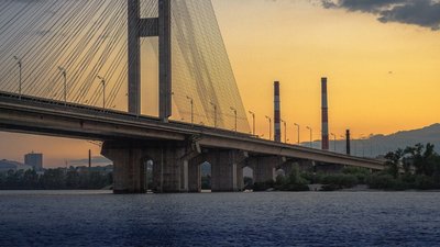 На реконструкції Південного мосту в Києві завищили ціну на 2,5 млн грн: чиновнику висунуто обвинувачення. 2
