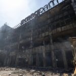 Рятувальники ДСНС розбирають фасад ТРЦ “Квадрат” на Лук’янівці