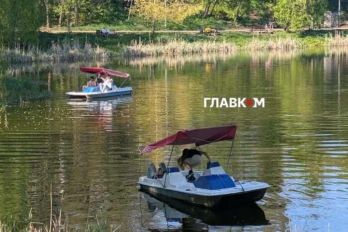 Київ: стартував сезон пляжів, натовпи потягнулися до води (фото) 20 Київ: стартував сезон пляжів, натовпи потягнулися до води (фото) 7