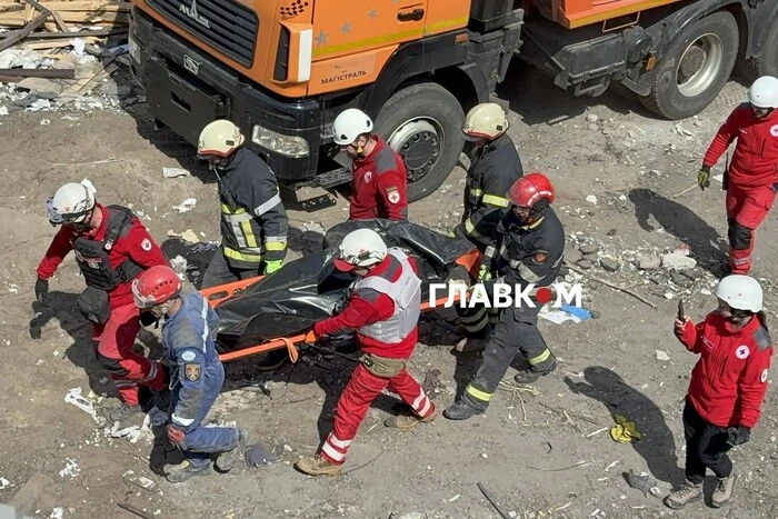 Атака на столицю 14 травня: рятувальники дістали тіло третього загиблого (фото, відео)