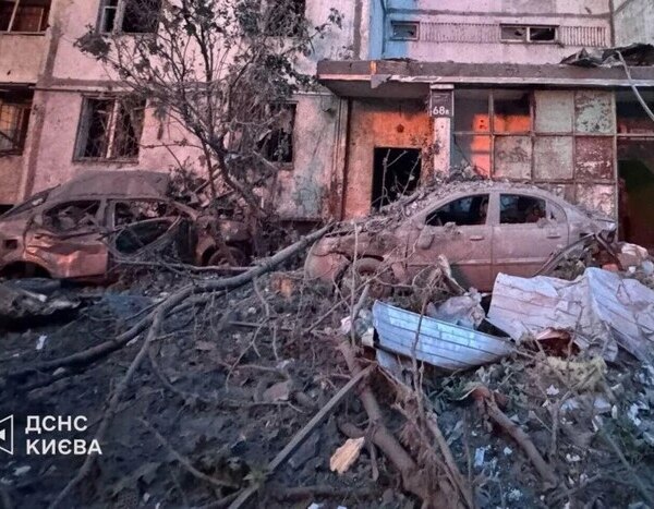 Новини з Києва: знімки від Державної служби з надзвичайних ситуацій та останні відомості від урядовців