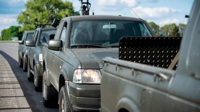 18-річного киянина підозрюють у шахрайстві: він продавав вигадані пікапи для фронту 2