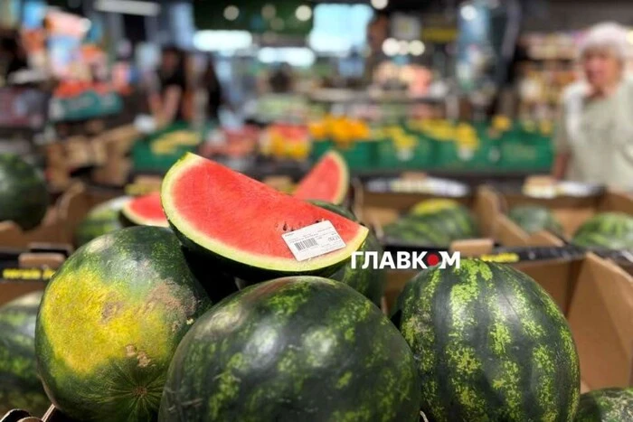 Скористайтеся знижками на кавун. Які хитрощі використовують магазини, щоб розпродати перші дорогі баштанні культури 4
