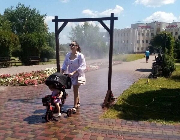 Де в Києві знайти охолодження в спекотні дні: розташування фонтанчиків-розпилювачів води