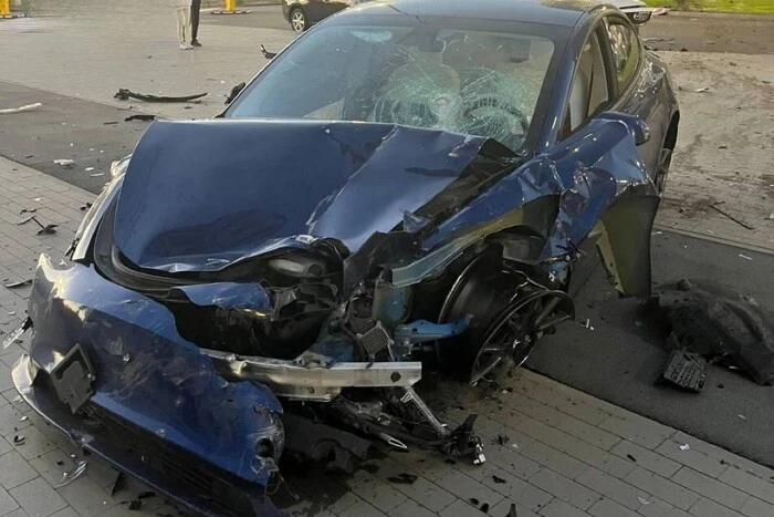 15-річний хлопець на Tesla спричинив велику аварію в Києві (фото) 8