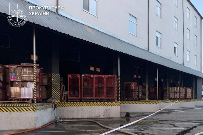 Вибух на поштовому терміналі Оболоні: СБУ розслідує теракт у Києві 1 Вибух на поштовому терміналі Оболоні: СБУ розслідує теракт у Києві 1