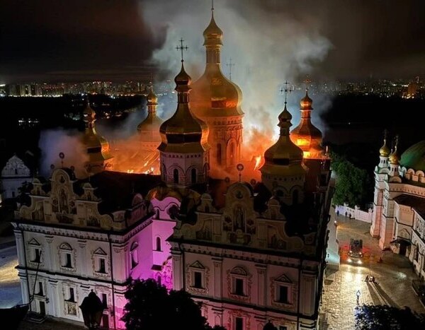Директор заповідника попереджає про небезпеку обвалу після російського обстрілу Успенського собору (фото)