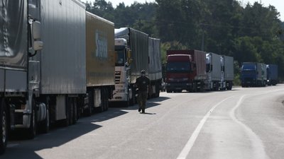 Головна 23 Київ: Через високі температури обмежено в’їзд великогабаритного транспорту