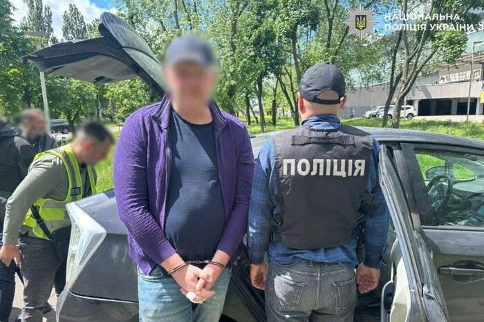 Незаконний виїзд з України за $10 тис.: у Києві оголошено підозру військовому
